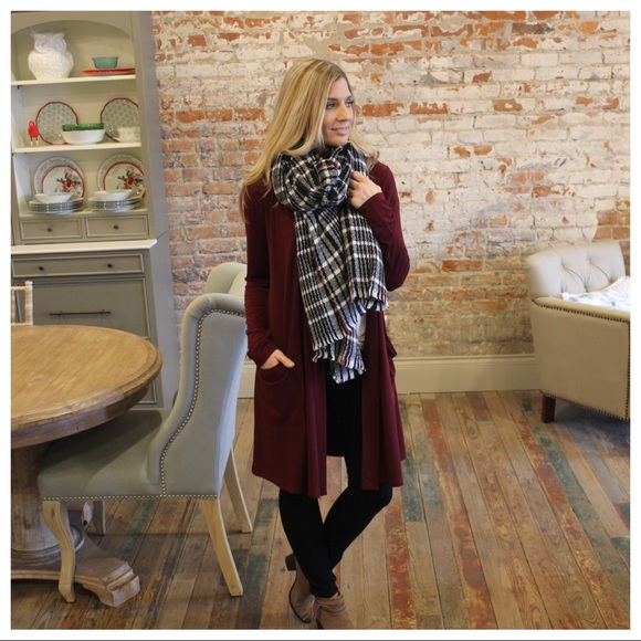 ✨RESTOCKED✨Burgundy long cardigan with pockets - Picture 3 of 4